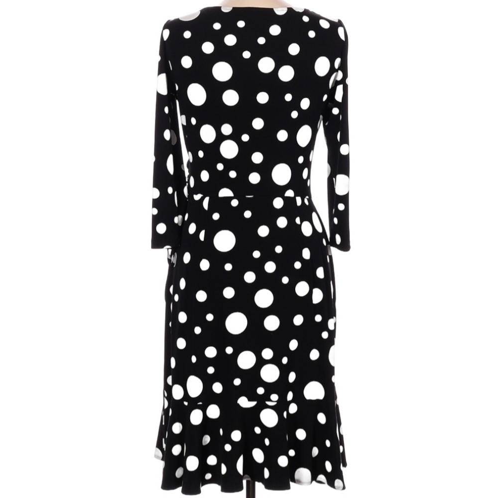 MAGGY LONDON Black and White Wrap Dress with V-Neck and 3/4 Sleeves polka dot 10 - Picture 2 of 3